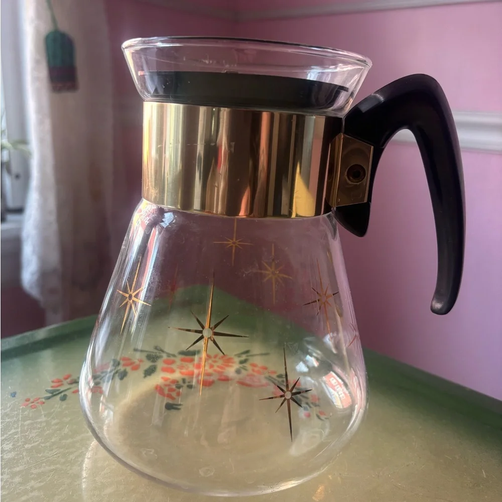 Vintage Midcentury Pyrex Carafe Gold Atomic Starbursts W/Lid 6-cup - Picture 1 of 4